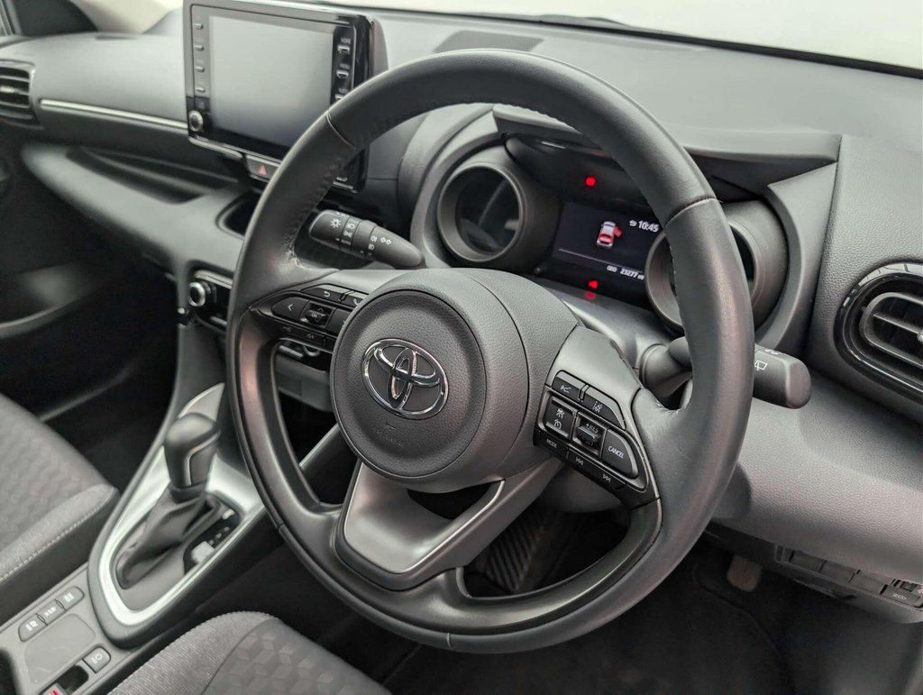 Used 2022 72 TOYOTA YARIS 1.5 Yaris Design HEV CVT 5dr CLICK & COLLECT/ HOME DELIVERY