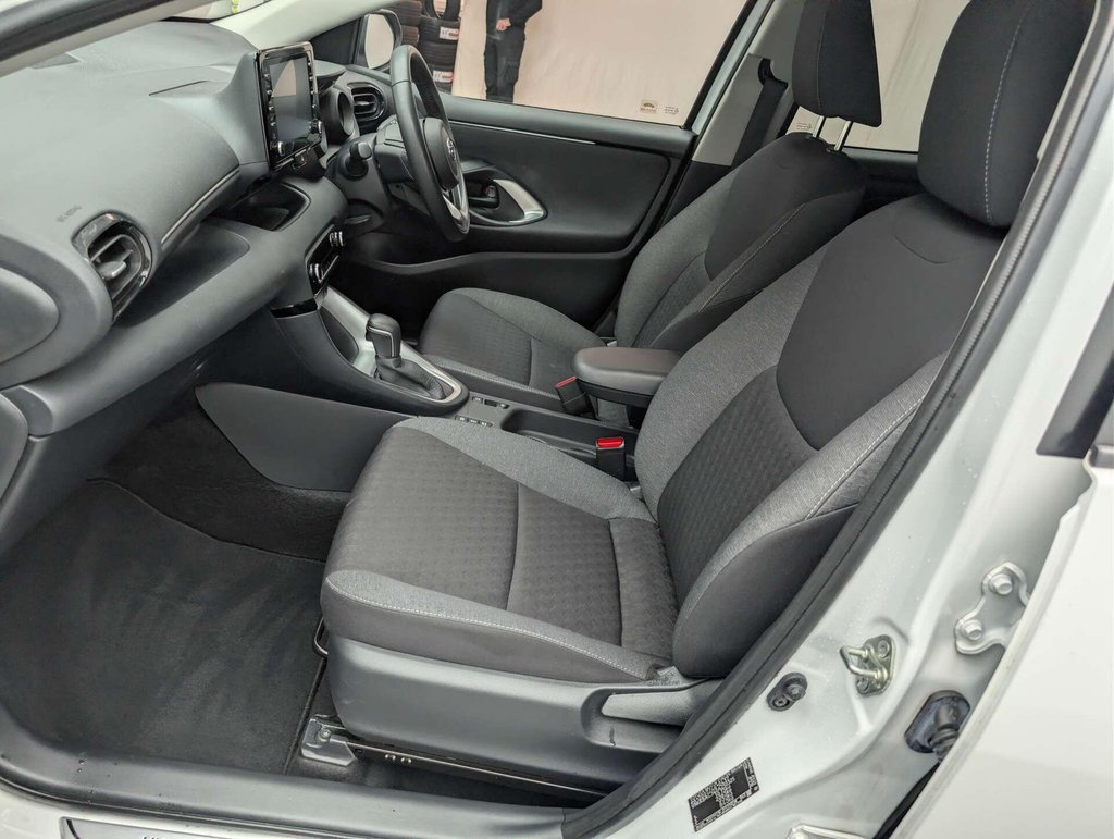 Used 2022 72 TOYOTA YARIS 1.5 Yaris Design HEV CVT 5dr CLICK & COLLECT/ HOME DELIVERY