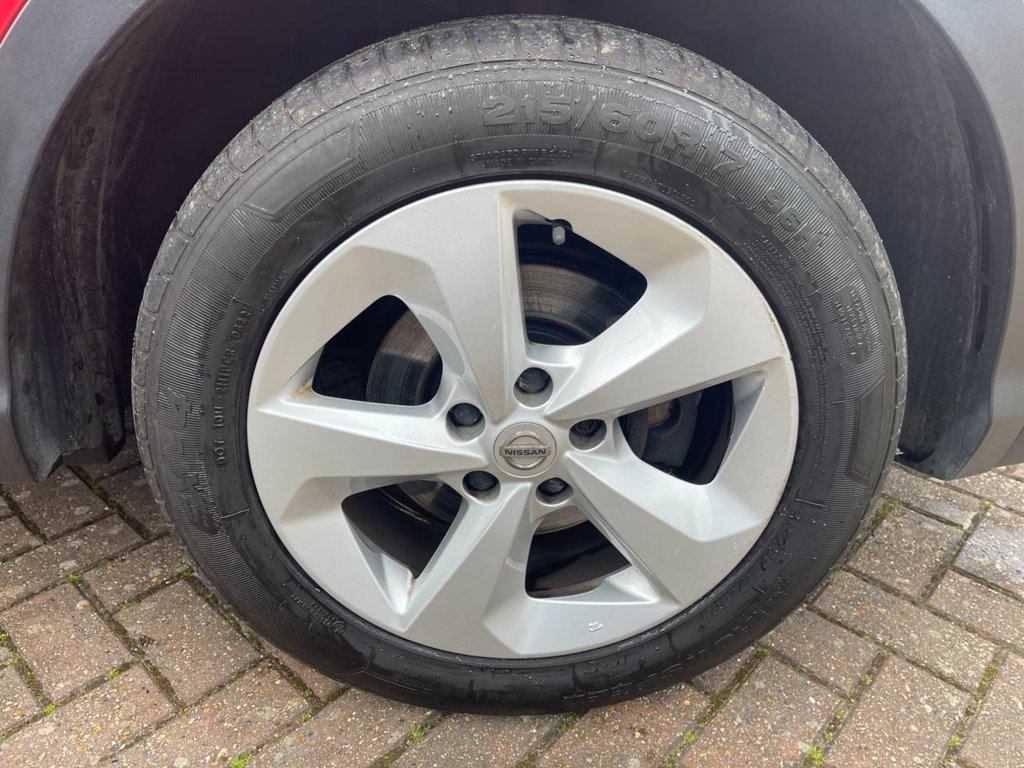 USED 2020 70 NISSAN QASHQAI 1.3 DIG-T Acenta Premium SUV 5dr Petrol Manual Euro 6 (s/s) (140 ps) 
