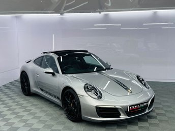 2017 PORSCHE 911