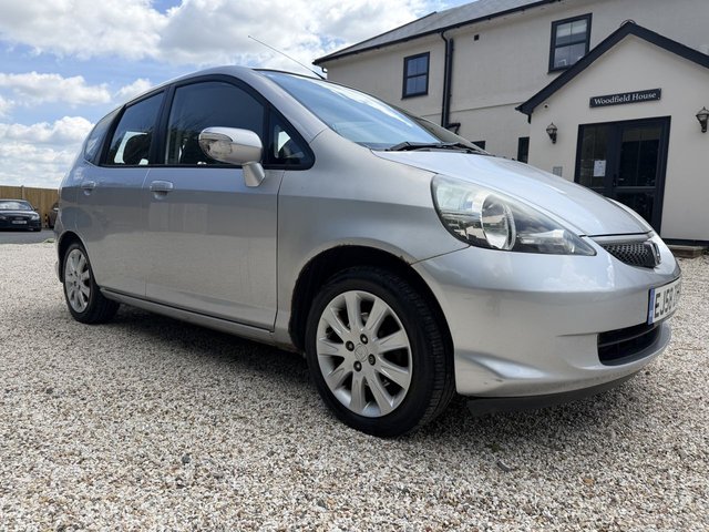 2009 HONDA JAZZ 1.4 I DSI SE HATCHBACK 5DR PETROL CVT 7 139 G KM,... photo