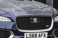 USED 2018 68 JAGUAR F-PACE 3.0 D300 V6 S SUV 5dr Diesel Auto AWD Euro 6 (s/s) (300 ps) 