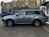 USED 2020 20 MITSUBISHI OUTLANDER 2.4h TwinMotor 13.8kWh Exceed SUV 5dr Petrol Plug-in Hybrid CVT 4WD Euro 6 (s/s) (224 ps) Full Service History  |  Only 2 Owners From Brand New  |  Set of 2 Keys