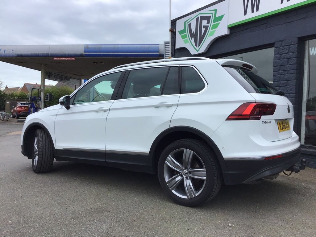 USED 2018 68 VOLKSWAGEN TIGUAN 2.0 TDI SEL SUV 5dr Diesel DSG 4Motion Euro 6 (s/s) (150 ps) 