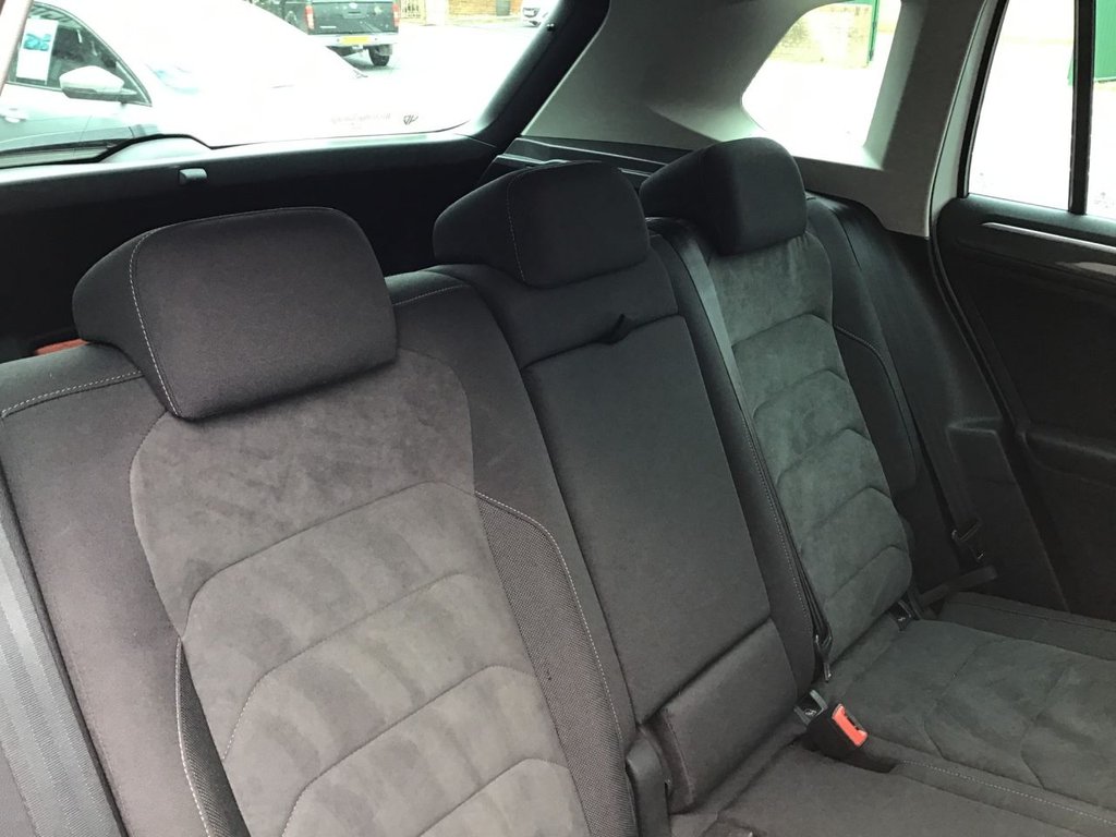 USED 2018 68 VOLKSWAGEN TIGUAN 2.0 TDI SEL SUV 5dr Diesel DSG 4Motion Euro 6 (s/s) (150 ps) 