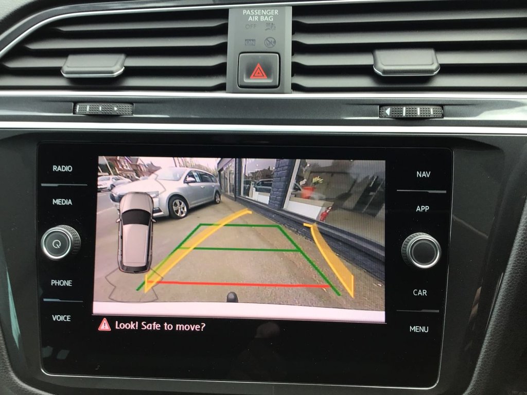 USED 2018 68 VOLKSWAGEN TIGUAN 2.0 TDI SEL SUV 5dr Diesel DSG 4Motion Euro 6 (s/s) (150 ps) 
