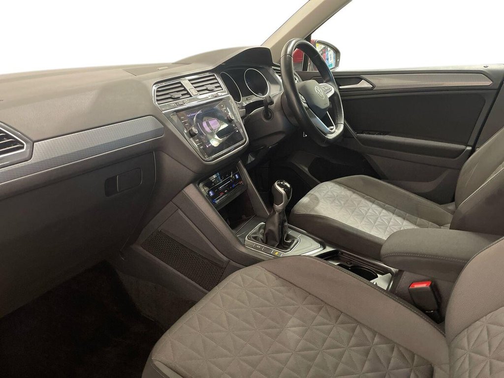 USED 2021 71 VOLKSWAGEN TIGUAN 1.5 TSI Life SUV 5dr Petrol Manual Euro 6 (s/s) (150 ps) Sat Nav