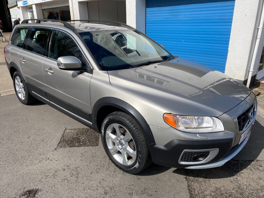 USED 2010 10 VOLVO XC70 2.4 D5 SE Estate 5dr Diesel Geartronic AWD Euro 5 (205 ps) DAB + SAT NAV