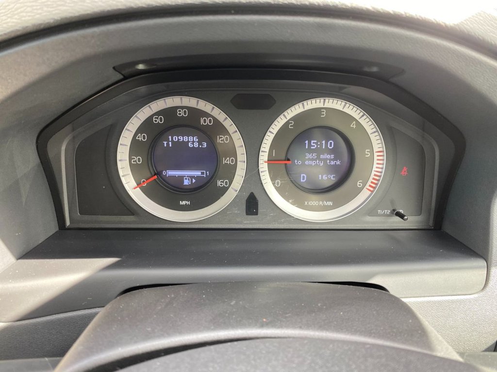 USED 2010 10 VOLVO XC70 2.4 D5 SE Estate 5dr Diesel Geartronic AWD Euro 5 (205 ps) DAB + SAT NAV