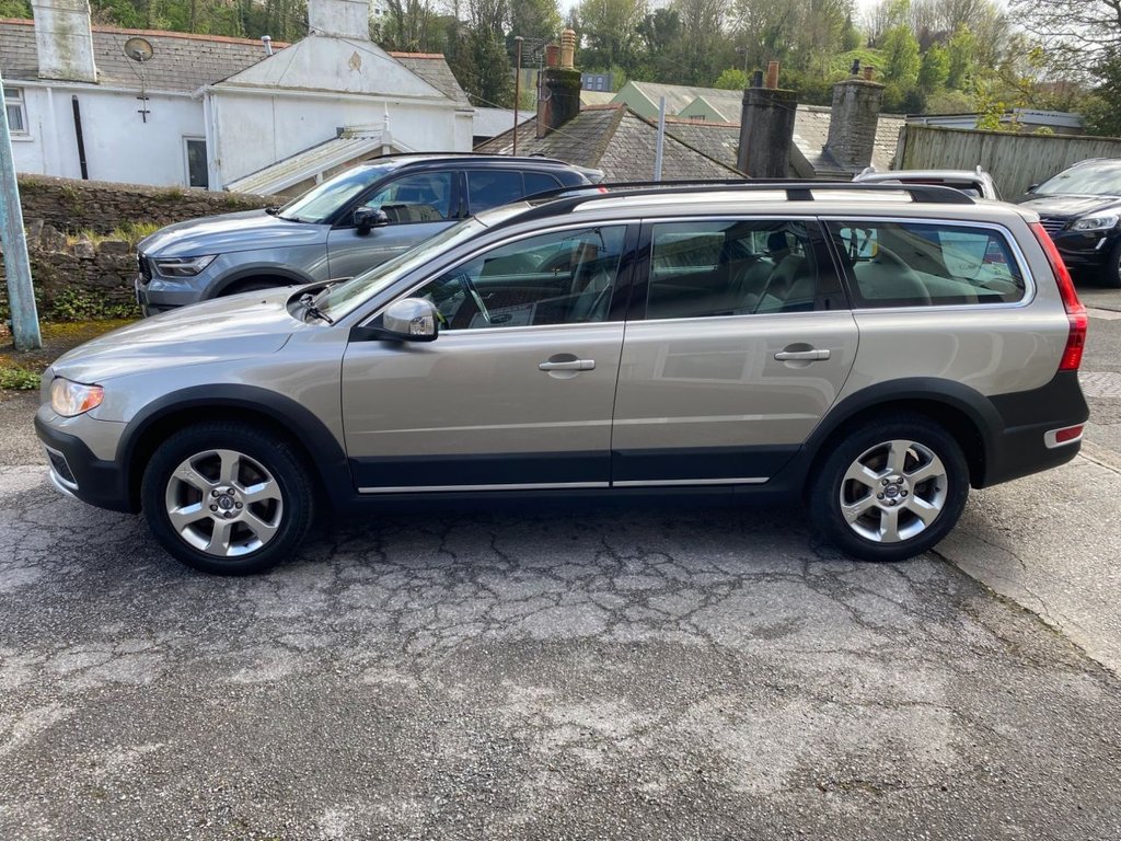 USED 2010 10 VOLVO XC70 2.4 D5 SE Estate 5dr Diesel Geartronic AWD Euro 5 (205 ps) DAB + SAT NAV
