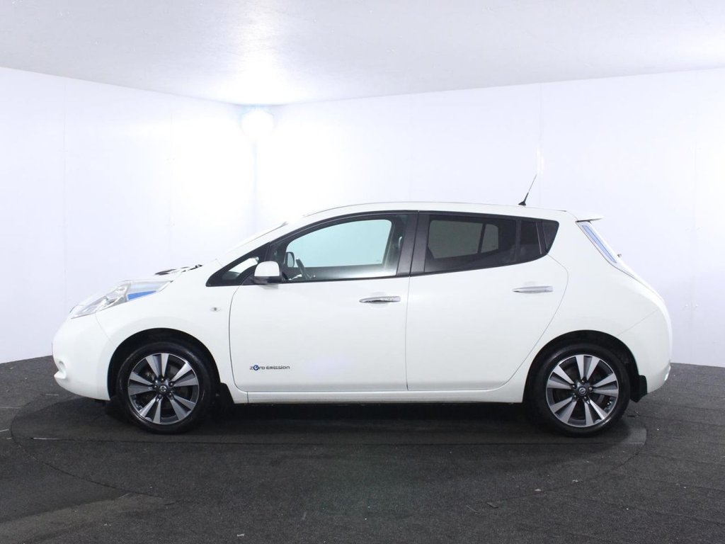 USED 2017 17 NISSAN LEAF 30kWh Tekna Hatchback 5dr Electric Auto (109 bhp) 