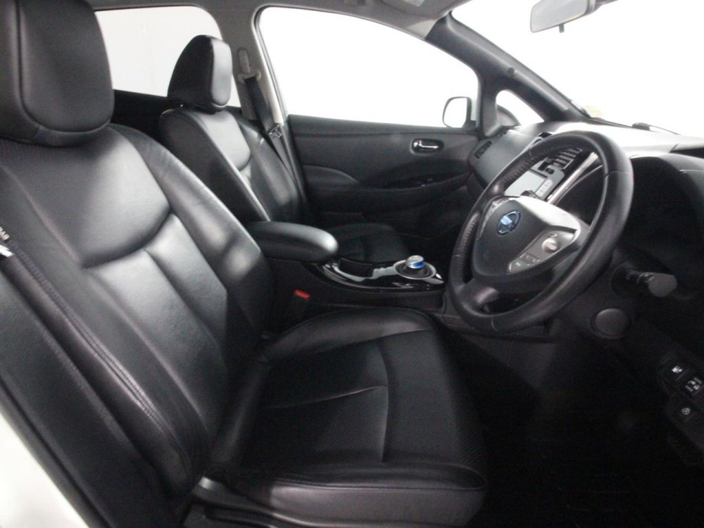 USED 2017 17 NISSAN LEAF 30kWh Tekna Hatchback 5dr Electric Auto (109 bhp) 