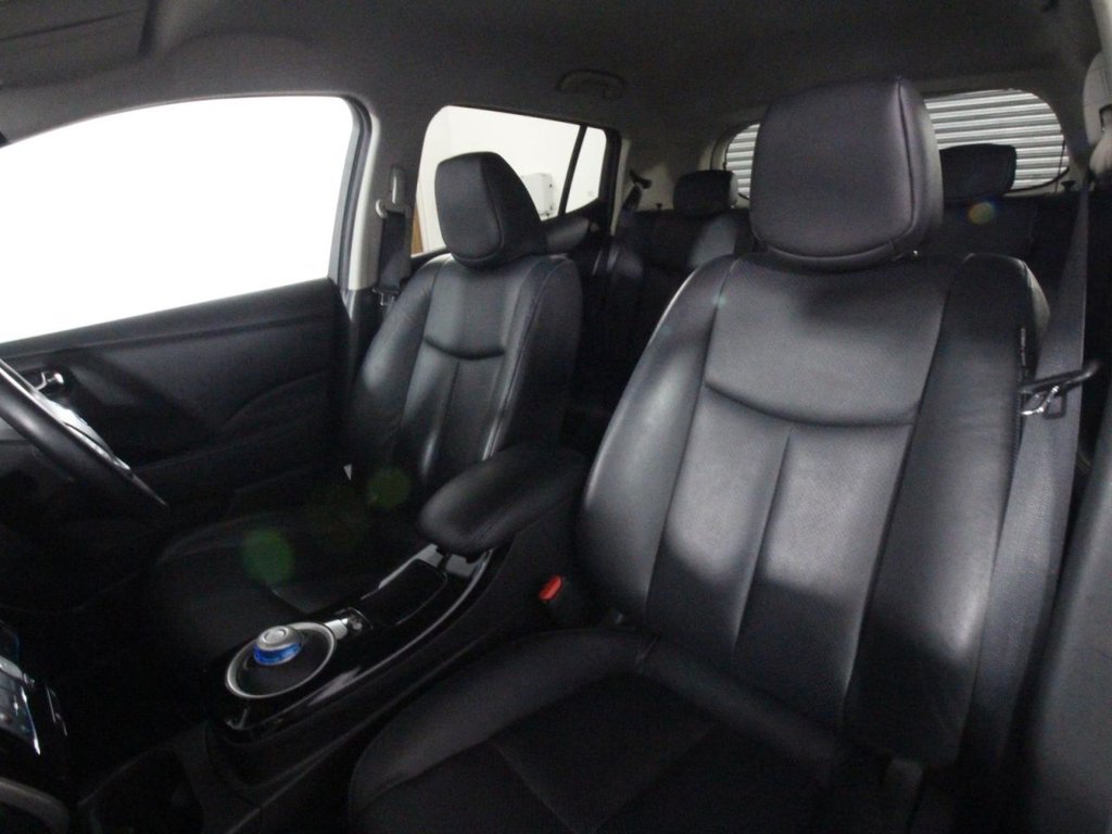 USED 2017 17 NISSAN LEAF 30kWh Tekna Hatchback 5dr Electric Auto (109 bhp) 