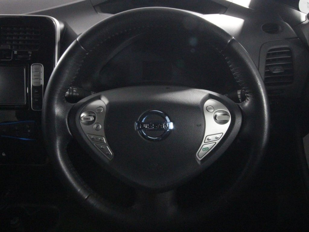 USED 2017 17 NISSAN LEAF 30kWh Tekna Hatchback 5dr Electric Auto (109 bhp) 
