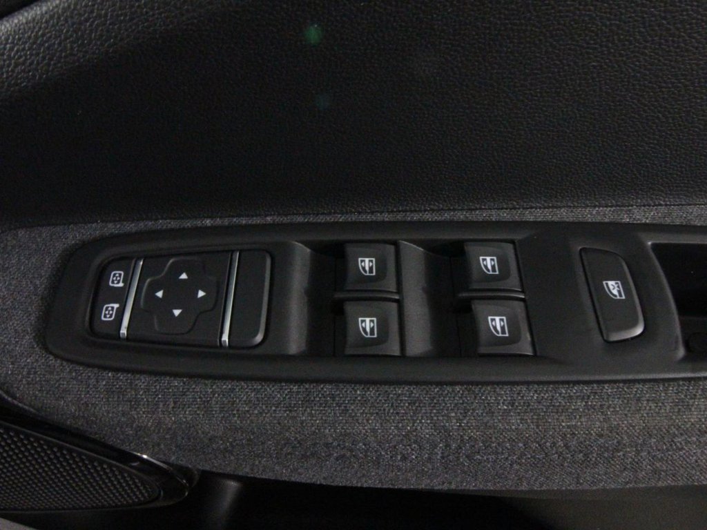 USED 2021 21 RENAULT ZOE R135 EV50 52kWh Iconic Hatchback 5dr Electric Auto (Rapid Charge) (134 bhp) 