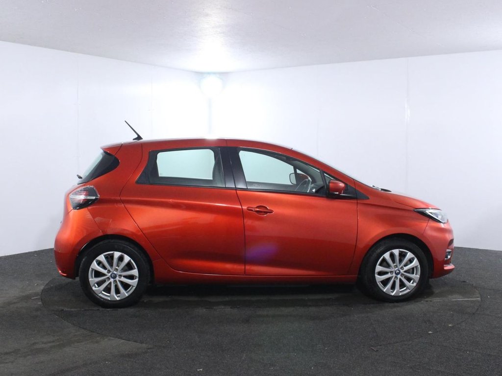 USED 2021 21 RENAULT ZOE R110 52kWh Iconic Hatchback 5dr Electric Auto (i) (107 bhp) 