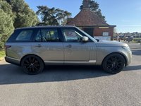 USED 2017 17 LAND ROVER RANGE ROVER 3.0 TD V6 Vogue SUV 5dr Diesel Auto 4WD Euro 6 (s/s) (258 ps) LOW MILEAGE 2 OWNER VOGUE WITH PAN ROOF MERIDIEN SOUND 21"ALLOYS IN GREY WITH HEATED BLACK LEATHER