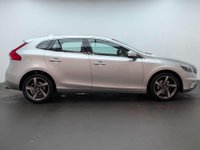 USED 2016 16 VOLVO V40 2.0 V40 R-Design Luxury D2 5dr CLICK & COLLECT/ HOME DELIVERY