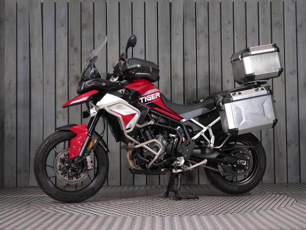 TRIUMPH TIGER 900