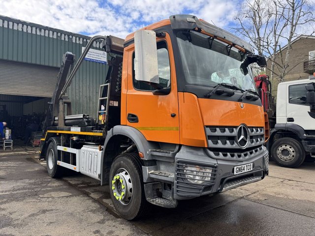 View our MERCEDES-BENZ AROCS