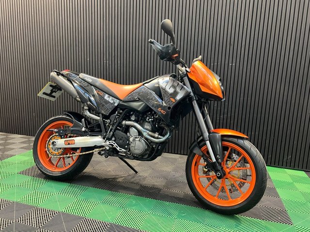 View our KTM 640 DUKE