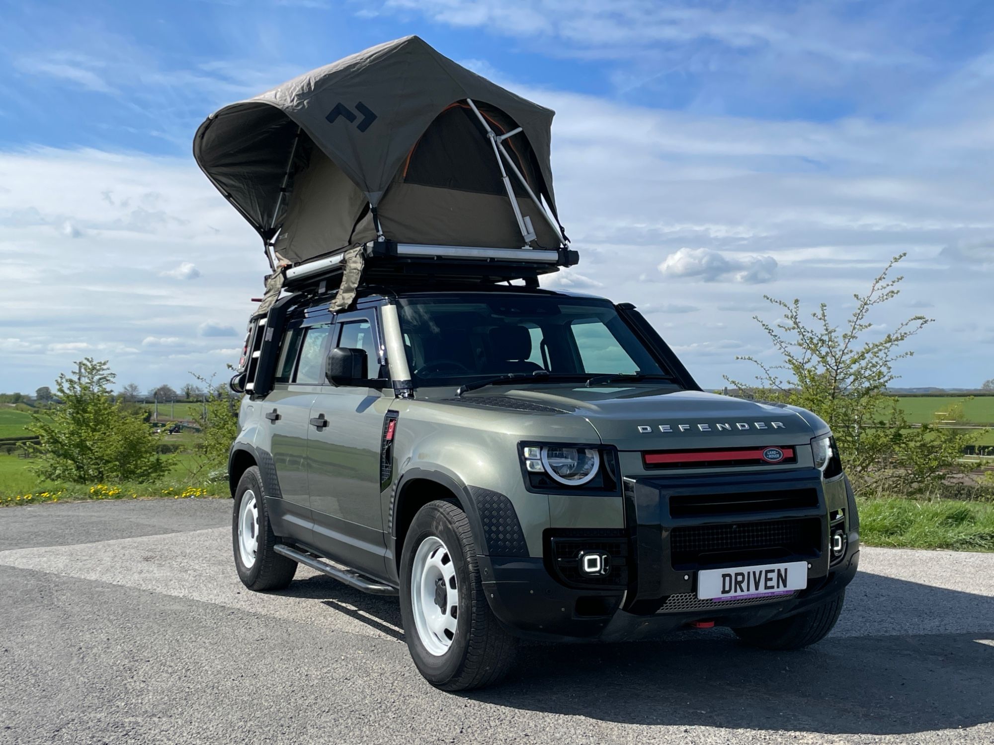 USED 2020 70 LAND ROVER DEFENDER 2.0 SD4 SUV 5dr Diesel Auto 4WD Euro 6 (s/s) (200 ps) 