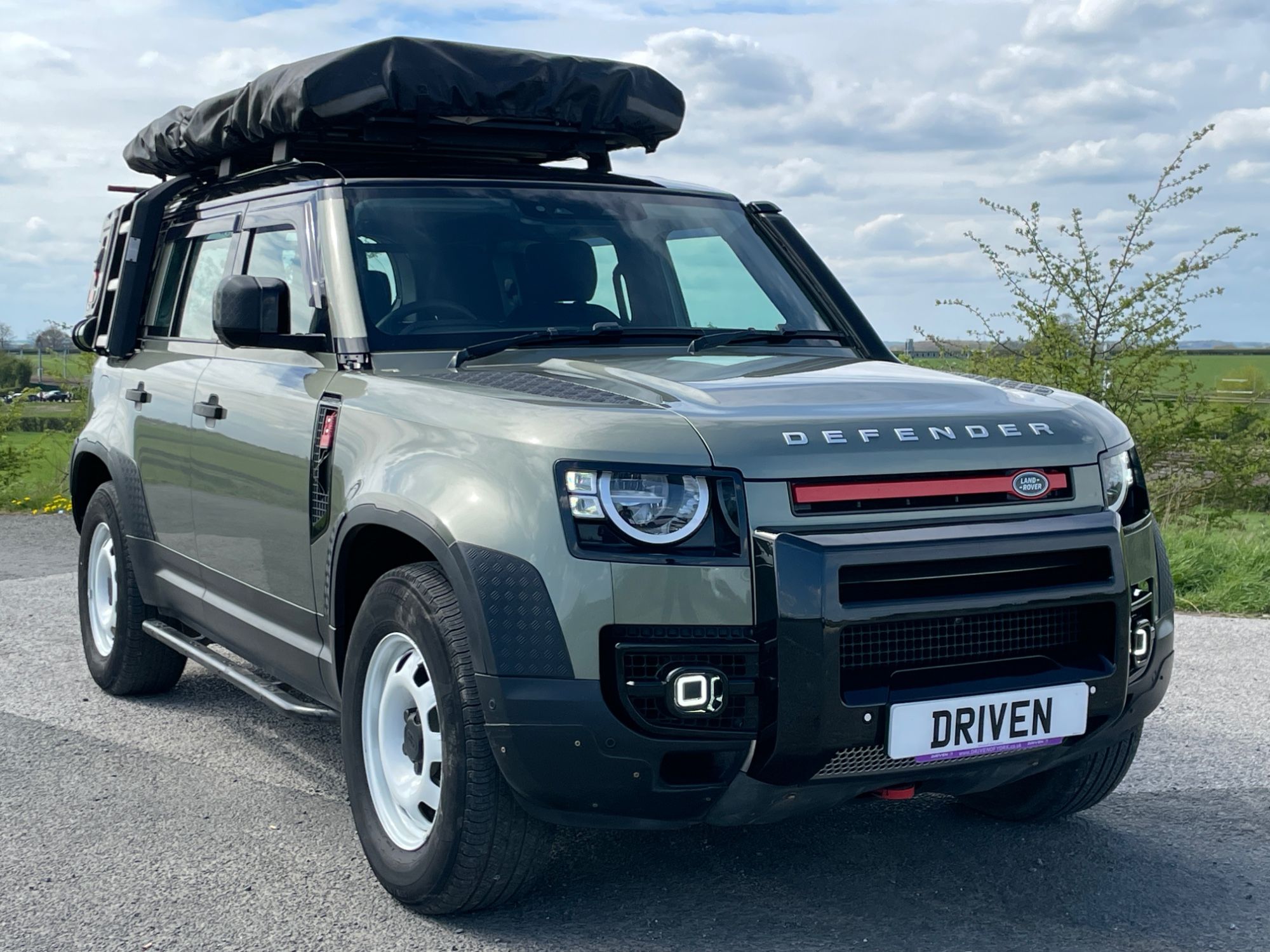 USED 2020 70 LAND ROVER DEFENDER 2.0 SD4 SUV 5dr Diesel Auto 4WD Euro 6 (s/s) (200 ps) 