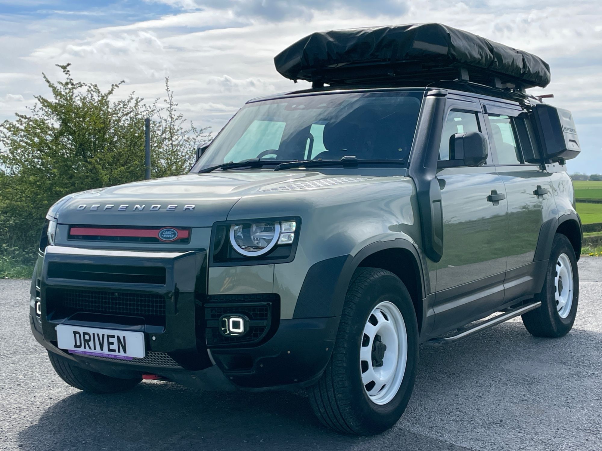 USED 2020 70 LAND ROVER DEFENDER 2.0 SD4 SUV 5dr Diesel Auto 4WD Euro 6 (s/s) (200 ps) 