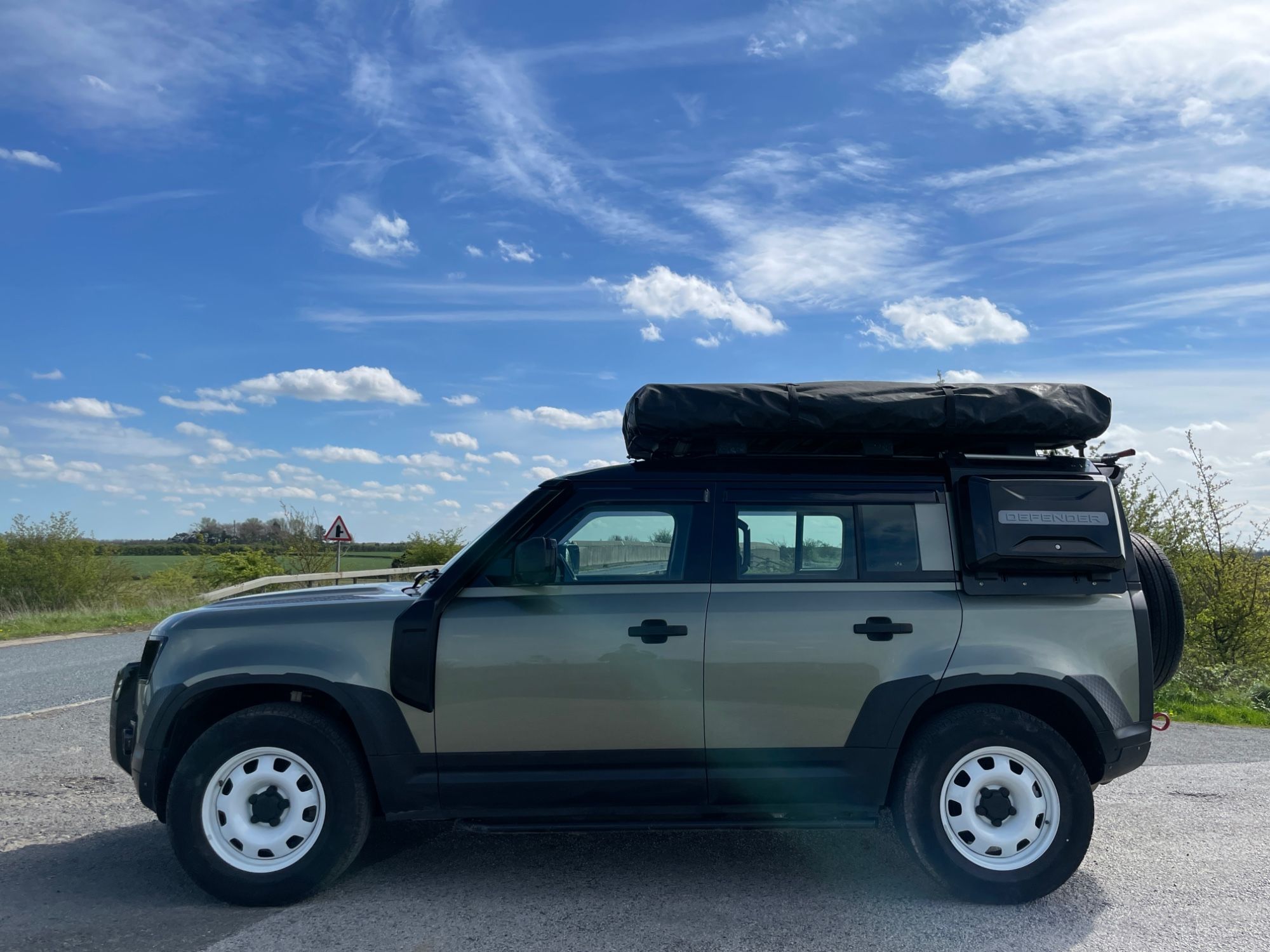 USED 2020 70 LAND ROVER DEFENDER 2.0 SD4 SUV 5dr Diesel Auto 4WD Euro 6 (s/s) (200 ps) 