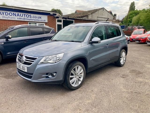 View our VOLKSWAGEN TIGUAN
