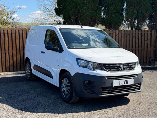 View our PEUGEOT E-PARTNER
