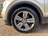 USED 2017 66 VOLKSWAGEN TIGUAN 2.0 TDI BlueMotion Tech SEL DSG Euro 6 (s/s) 5dr 