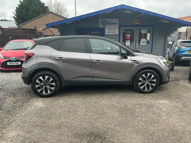 View our RENAULT CAPTUR