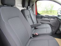 USED 2026 26 FORD TRANSIT CUSTOM 2.5 320 Duratec 11.8kWh Limited Panel Van 5dr Petrol Plug-in Hybrid Auto L1 Euro 6 (232 ps) Artisan red 2.5 PHEV