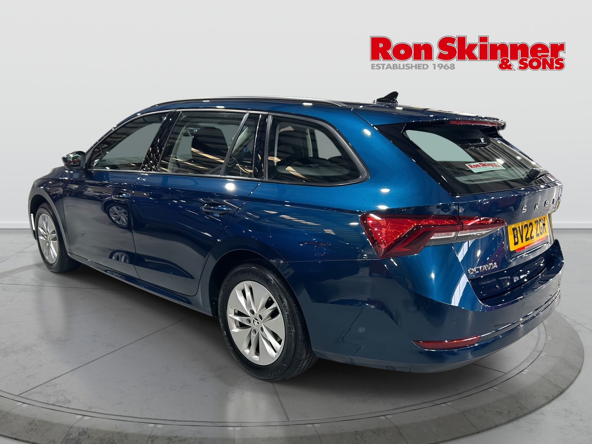USED 2022 22 SKODA OCTAVIA 2.0 TDI SE Estate 5dr Diesel Manual Euro 6 (s/s) (116 ps) 