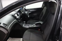 USED 2016 16 VAUXHALL INSIGNIA 1.6 CDTi Design Hatchback 5dr Diesel Auto Euro 6 (136 ps) AUTOMATIC HATCHBACK  / BLUETOOTH PHONE / FINANCE AVAILABLE