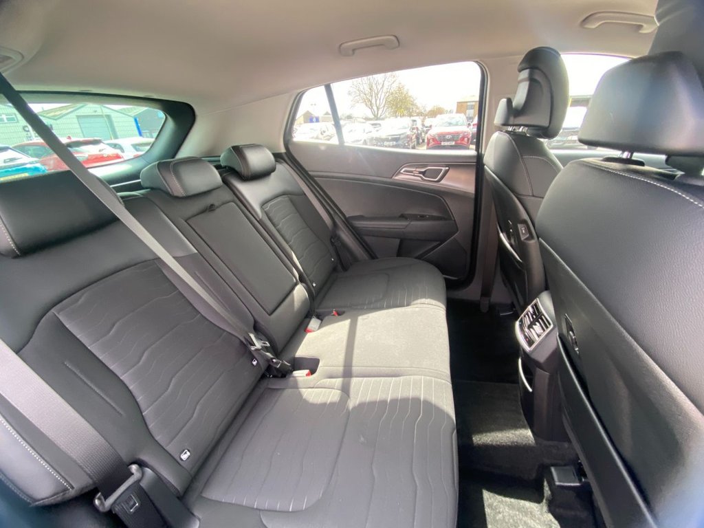 USED 2025 75 KIA SPORTAGE 1.6 h T-GDi 3 SUV 5dr Petrol Hybrid Auto Euro 6 (s/s) (207 bhp) CARPLAY+CAMERA+SAT NAV+CRUISE