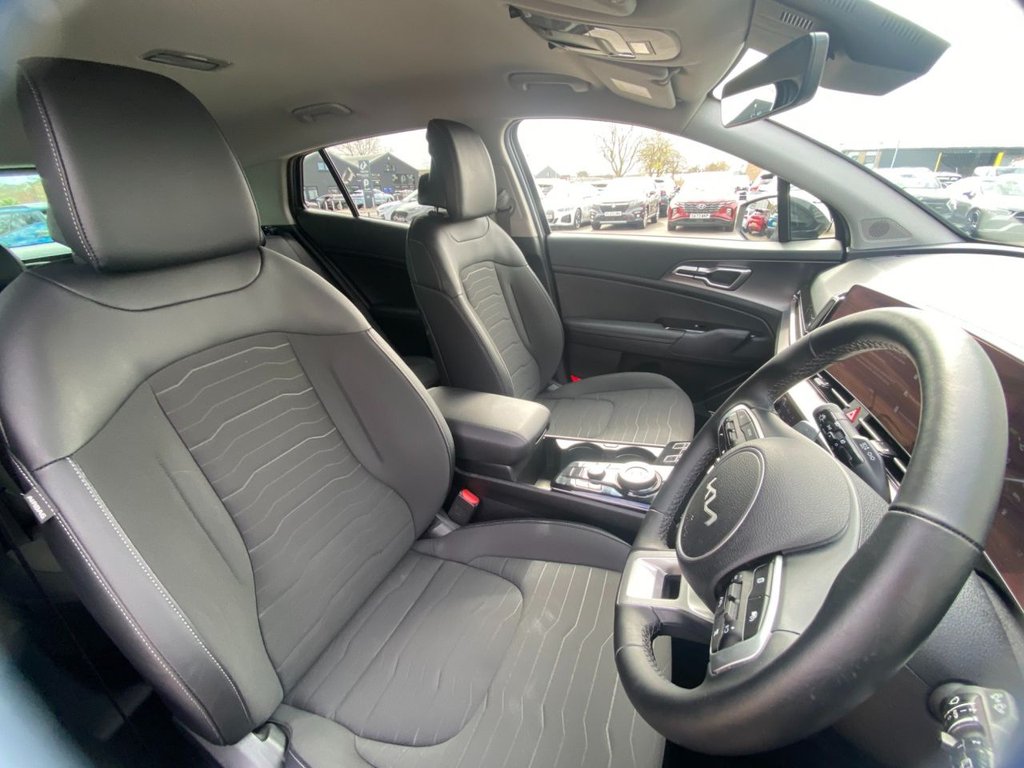 USED 2025 75 KIA SPORTAGE 1.6 h T-GDi 3 SUV 5dr Petrol Hybrid Auto Euro 6 (s/s) (207 bhp) CARPLAY+CAMERA+SAT NAV+CRUISE