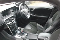 USED 2015 15 VOLVO V40 1.6 T2 R-Design Hatchback 5dr Petrol Manual Euro 5 (s/s) (120 ps) 
