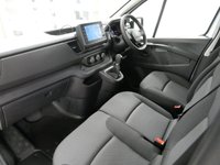USED 2025 74 RENAULT TRAFIC LL30 2.0 BLUEDCI 150 BHP LONG ADVANCE EDC AUTOMATIC 2025 YEAR | AUTOMATIC | HIGHER 150 BHP !