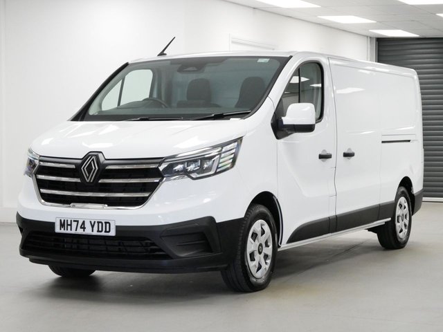 View our Renault Trafic LL30 2.0 BLUEDCI 150 BHP LONG ADVANCE EDC AUTOMATIC 