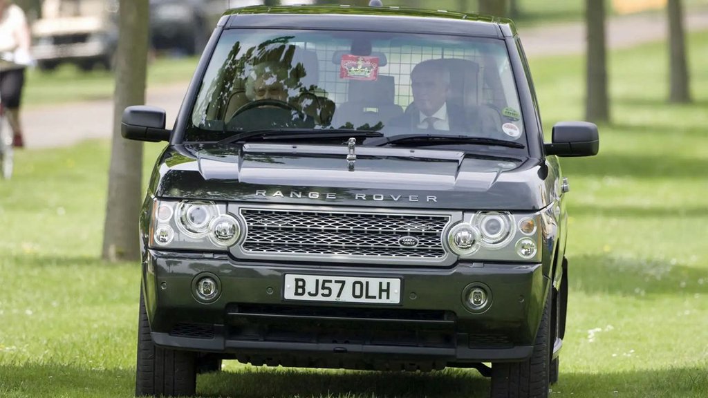 USED 2007 57 LAND ROVER RANGE ROVER 3.6 TD V8 Vogue SE Station Wagon 5dr Diesel Automatic (299 g/km, 272 bhp) EX QUEEN ELIZABETH II
