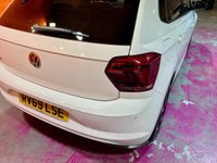 USED 2019 69 VOLKSWAGEN POLO 1.0 TSI GPF R-Line Hatchback 5dr Petrol Manual Euro 6 (s/s) (115 ps) 17" Alloys (&pound;450). Pure White.