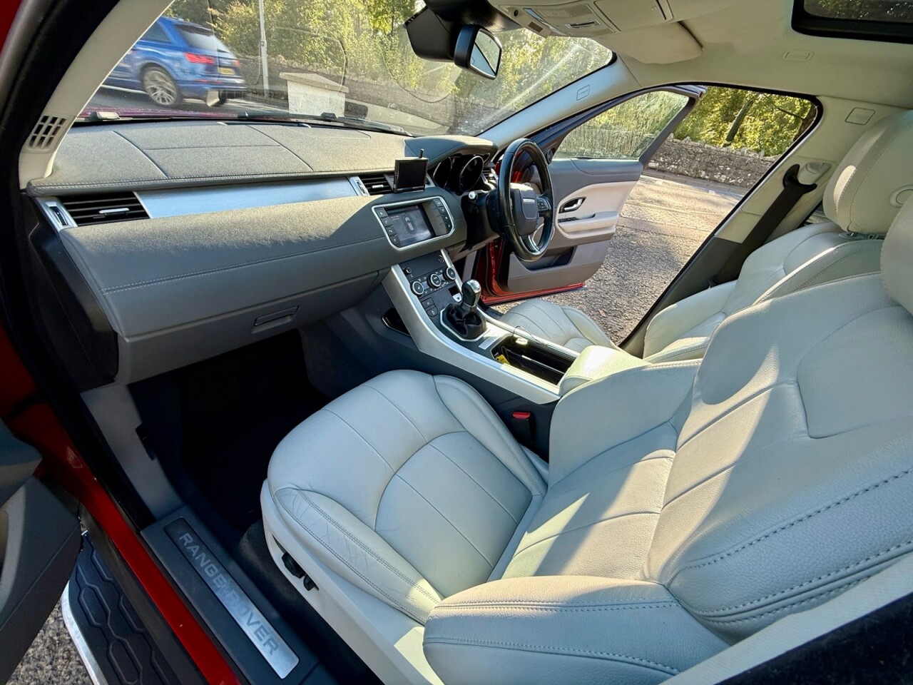 2016 LAND ROVER RANGE ROVER EVOQUE 2.0 eD4 SE Tech SUV 5dr Diesel Manual FWD Euro 6 (s/s) (150 ps) - vehicle photo 9 for sale on PureCar