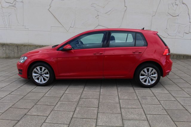 View our VOLKSWAGEN GOLF