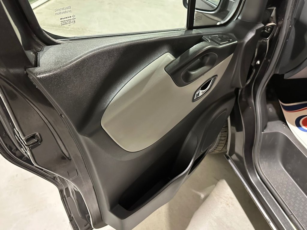 USED 2019 19 RENAULT TRAFIC 1.6 dCi 27 Premier Edition Panel Van 4dr Diesel Manual SWB Standard Roof Euro 6 (120 ps)/  two birth campervan  