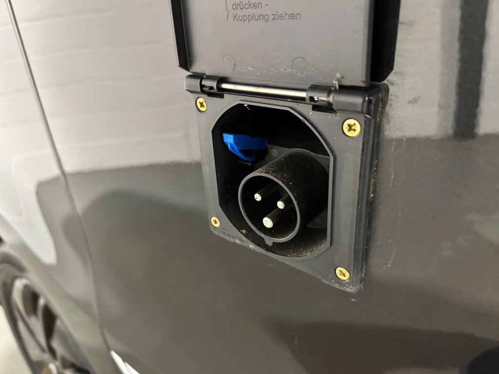 USED 2019 19 RENAULT TRAFIC 1.6 dCi 27 Premier Edition Panel Van 4dr Diesel Manual SWB Standard Roof Euro 6 (120 ps)/  two birth campervan  