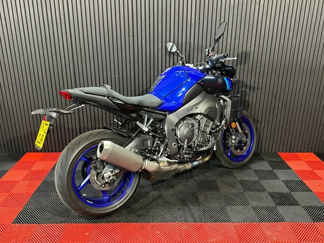 View our YAMAHA MT-10