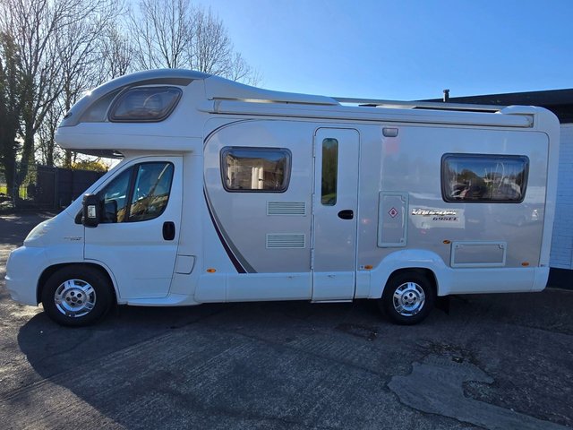 View our SWIFT VOYAGER 695 EL