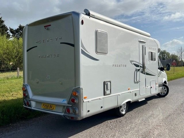 View our GEIST PHANTOM